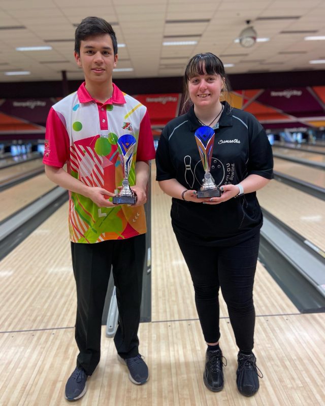 Congratulations to Sam Clifton & Justin Dinham for taking out the 2022 Storm Junior Sydney Cup.  A close contest and special mention to 2nd Places Emily Hart & Seth Gray and 3rd Places Shanae Key & Travis Kloer.
#stormjuniorsydneycup #juniorsydneycup #tenpinbowling #juniorbowling #tenpincity 
@tenpinbowlingaustralia